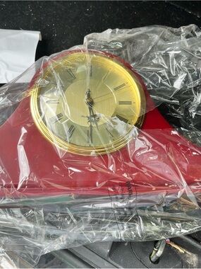 New vintage cherry colored Battery Operated Westminster mantle clock